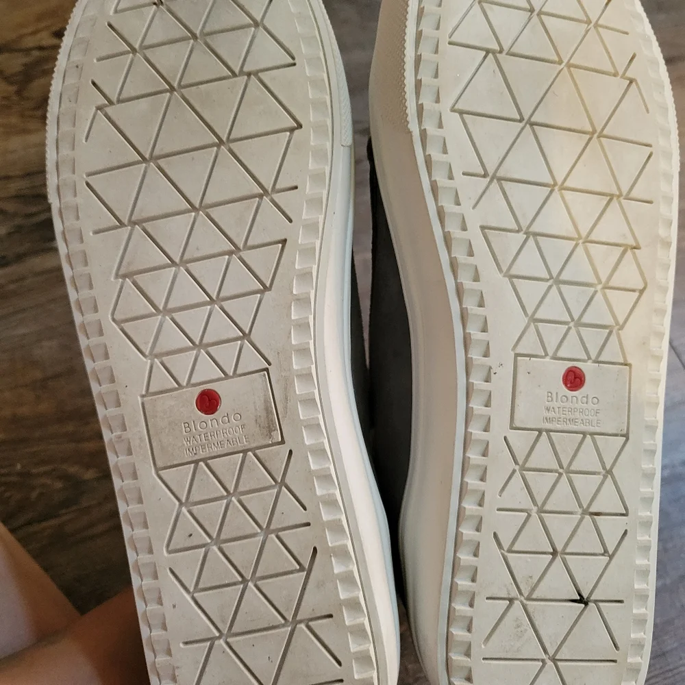 Blondo lSize 8l  Waterproof Women’s Sneaker - Picture 5 of 5